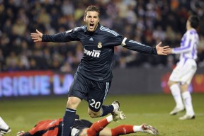 kaiyun登录入口-CS2战队默契配合成就奇迹：从默默无闻到冠军之巅